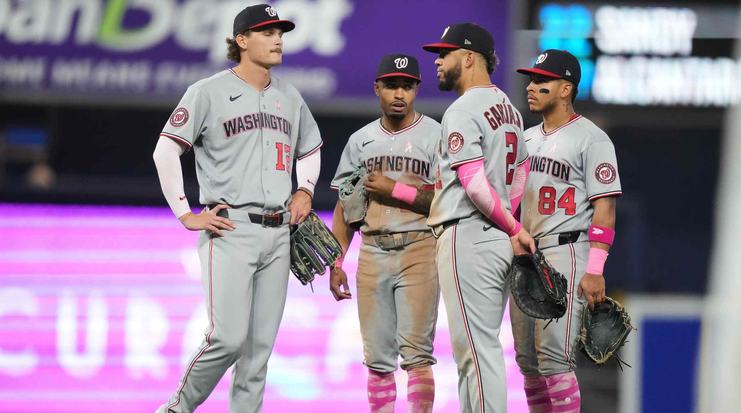 A photo of a squad of Washington Nationals players.
